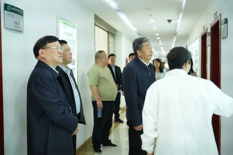 山西省供銷合作社聯(lián)合社黨組書記、理事會主任高建軍一行蒞臨公司調研指導