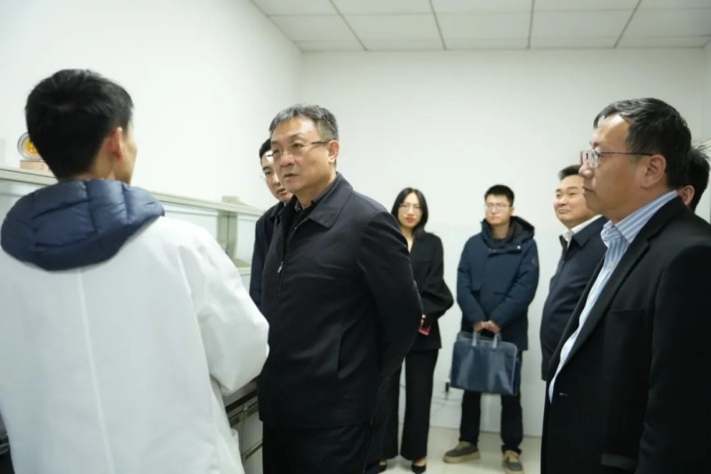 山東省供銷合作社聯(lián)合社黨組書記、理事會主任張傳忠一行蒞臨公司調研交流