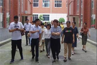 中國人民大學(xué)茶道哲學(xué)研究所湖南茶文化考察團(tuán)一行赴集團(tuán)白沙溪茶廠、益陽茶廠、君山茶業(yè)考察調(diào)研